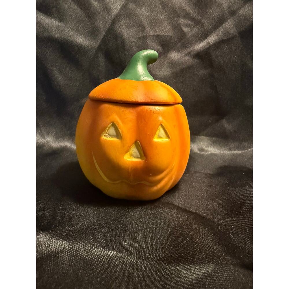 Vintage 80’s porcelain pumpkin jack-o-lantern trinket box